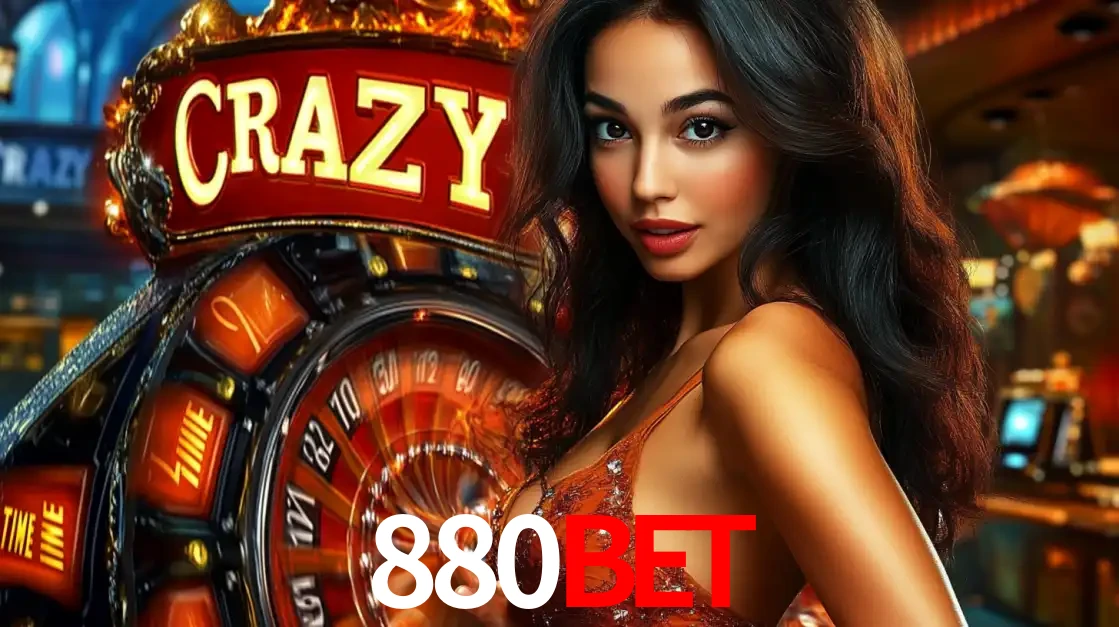 Mulher glamourosa olhando para a câmera com a roda vermelha do Crazy Time ao fundo em um ambiente de cassino, destacando a emoção dos jogos ao vivo no 880bet.